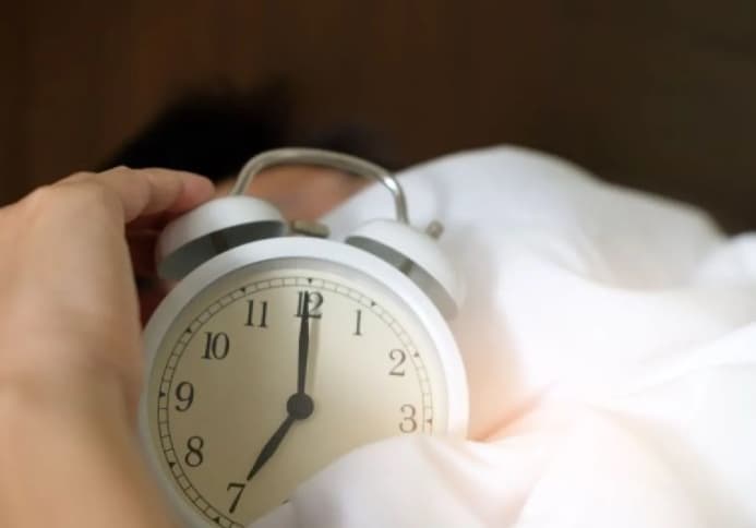 Enam Kebiasaan Sebelum Tidur yang Dianjurkan untuk Perempuan Usia 50 Tahun ke Atas
