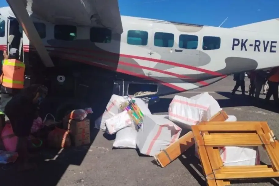 Dinas Kesehatan Papua Tengah Mengirim 11 Koli Logistik Kesehatan ke Intan Jaya untuk Menjaga Pelayanan Masyarakat