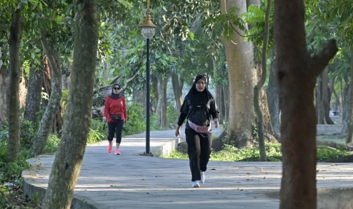 Dokter Bagikan Siasat Aman Berolahraga di Luar Ruangan Saat Cuaca Panas