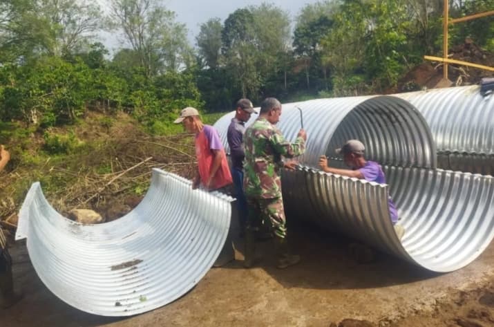 Kodim 0409 Rejang Lebong Bangun Jembatan untuk Perkuat Distribusi Hasil Bumi Masyarakat