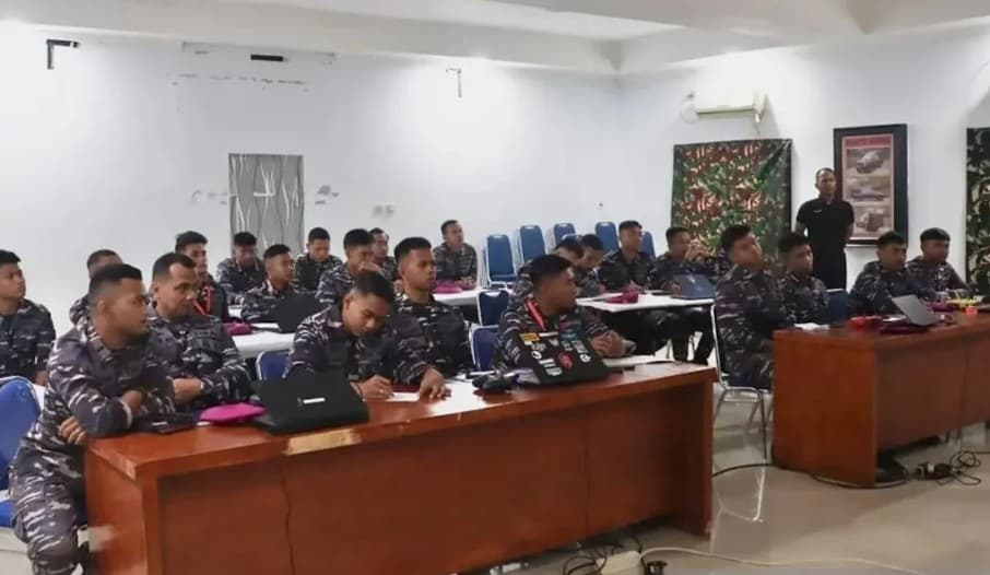 Personel Yonkomlek 1 Marinir Mengikuti Pelatihan UAV untuk Tingkatkan Kemampuan Operasi Drone