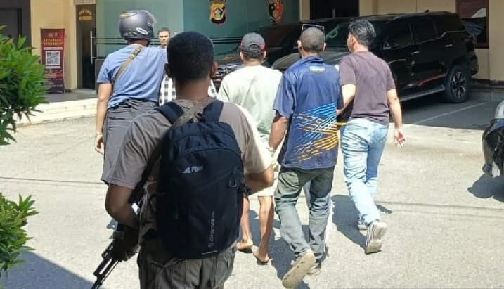 Satgas Operasi Damai Cartenz Tangkap Lima Terduga Pemasok Senjata Api untuk KKB Yalimo