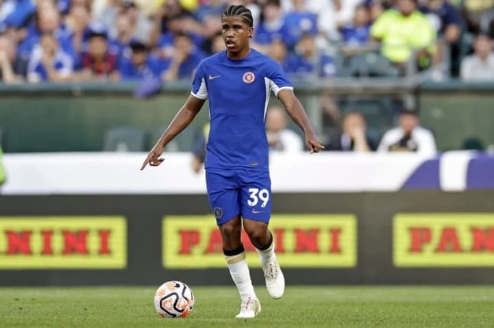 Manchester United Capai Kesepakatan Rekrut Andrey Santos dari Chelsea