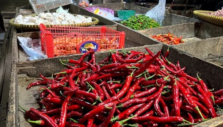Harga Cabai Rawit Turun ke Rp60.700 per Kg, Telur Ayam Ras Rp29.000 per Kg pada Jumat Pagi