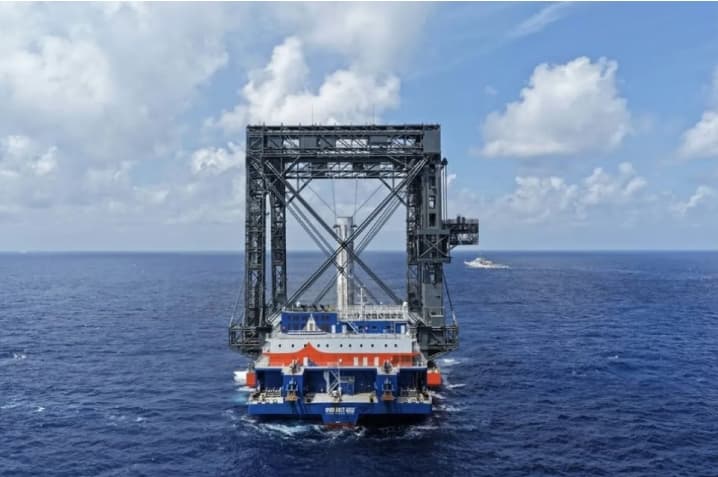 China Berhasil Tangkap Kembali Tahap Pertama Roket Long March-10B dalam Penerbangan Perdana