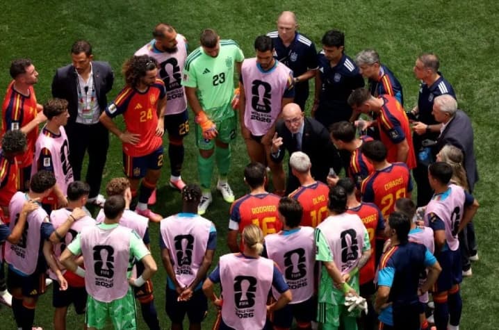Luis de la Fuente Yakin Spanyol Mampu Singkirkan Prancis pada Semifinal Piala Dunia 2026