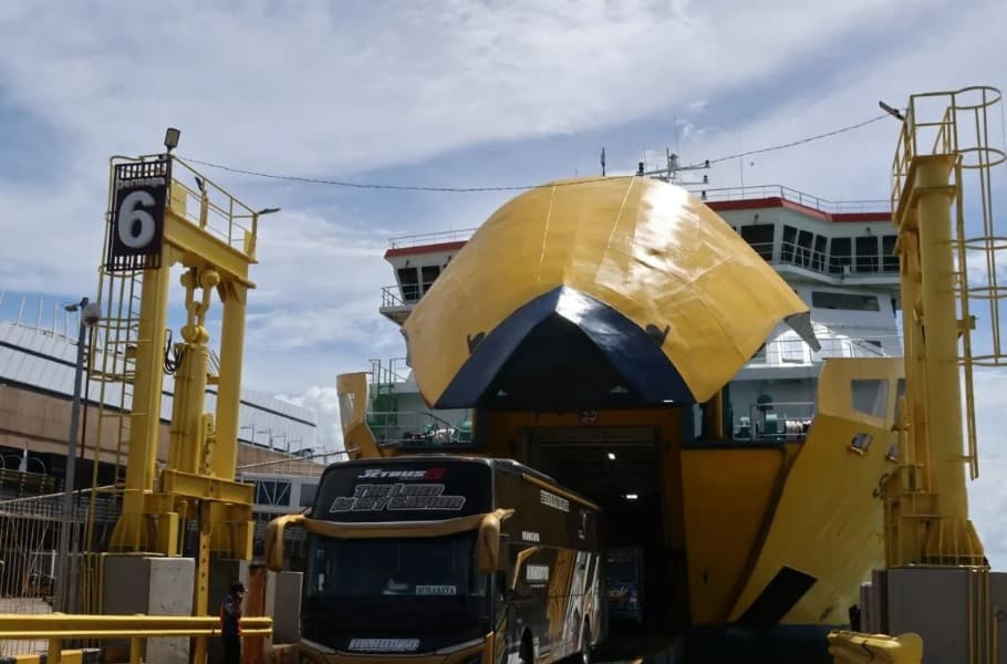 ASDP Pastikan Penyeberangan Merak-Bakauheni Tetap Normal Meski Aktivitas Gunung Anak Krakatau Meningkat