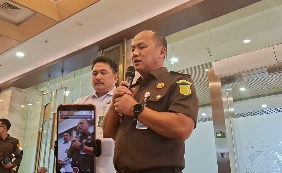 Kejagung Bantah Isu Eks Jampidsus FA Pergi Umrah Setelah Jadi Tersangka, Tegaskan Masih di Indonesia