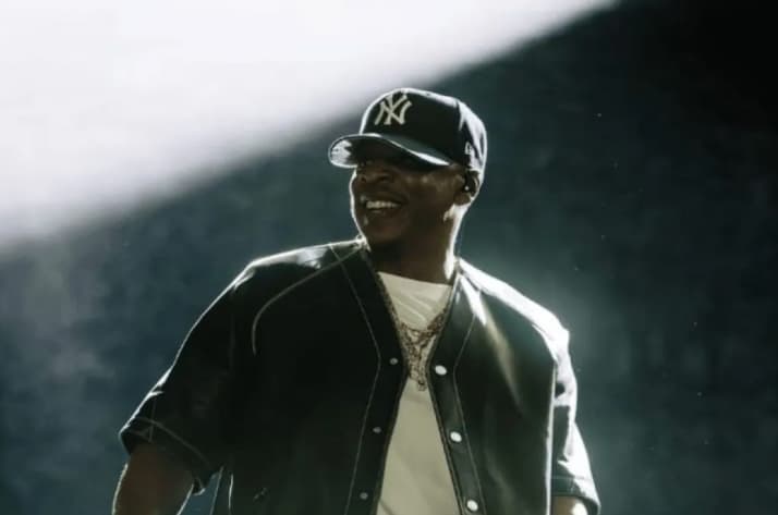 Jay-Z Memecahkan Rekor Penjualan Tiket Stadion Yankee dalam Konser Perayaan 25 Tahun Album The Blueprint