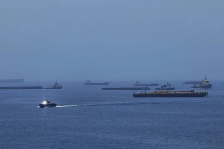 Satu Awak Tewas, Dua Kapal Tanker UEA Dihantam Rudal Jelajah Iran di Selat Hormuz
