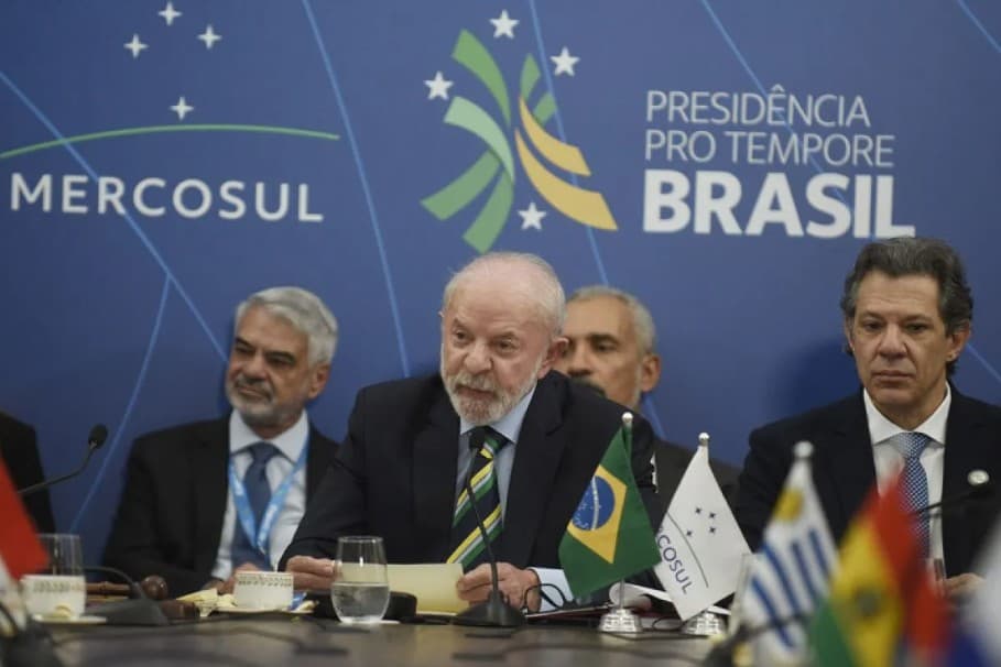 Lula Mengecam Rencana Trump Ambil Alih Selat Hormuz dan Tarif Transit 20 Persen sebagai "Pembajakan"