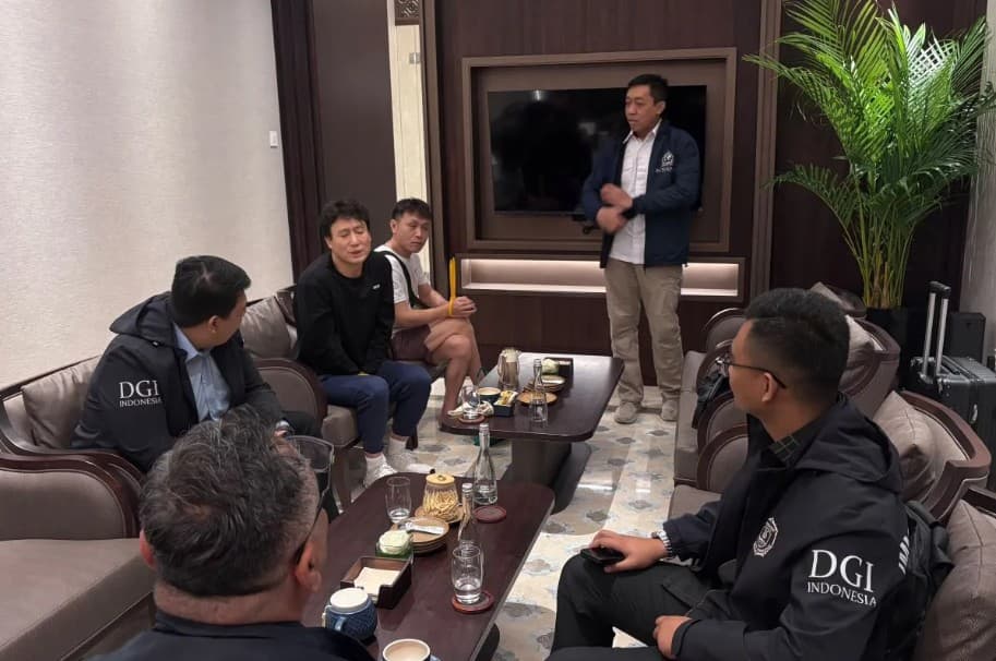 Polri dan Kepolisian China Berhasil Tukar Buronan, Tiga WN China Dipulangkan dan Satu WNI Diserahkan ke Bareskrim