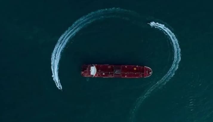 Serangan terhadap Tanker UEA di Selat Hormuz Tewaskan Dua Pelaut, IMO Kecam Eskalasi Konflik