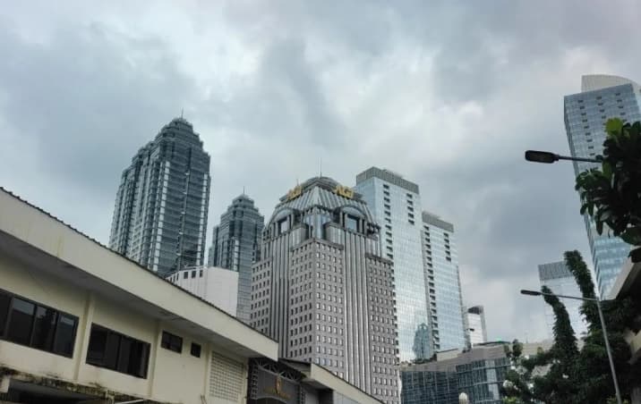BMKG Prakirakan Seluruh Wilayah Jakarta Diselimuti Awan Tebal Sepanjang Rabu