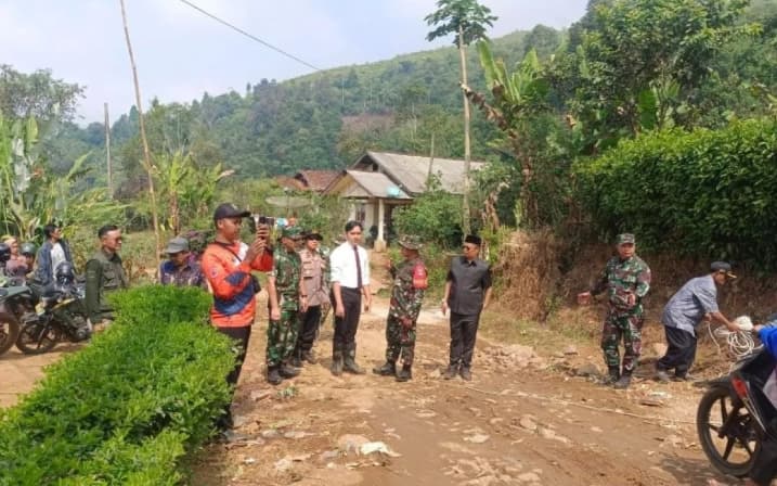 TNI AD Bangun Infrastruktur Desa di Cianjur Lewat Program TMMD untuk Dorong Kesejahteraan Warga