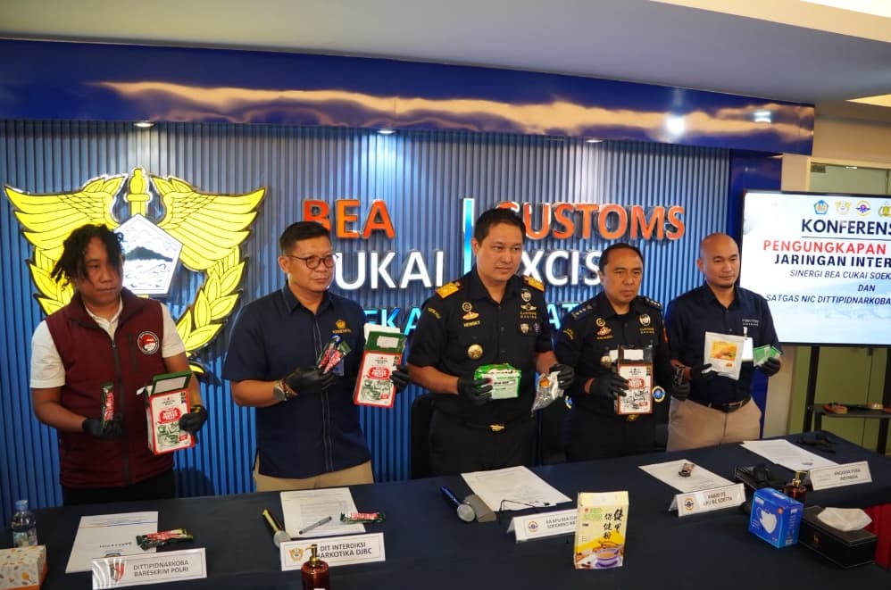 Bea Cukai dan Polri Bongkar Penyelundupan 3 Ribu Gram Narkotika dalam Kemasan Minuman Instan di Bandara Soekarno-Hatta