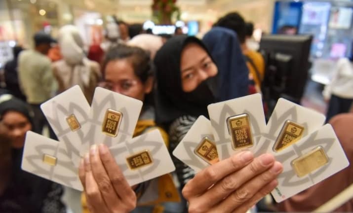 Harga Emas Antam Turun Rp27.000, Kini Dibanderol Rp2,606 Juta per Gram