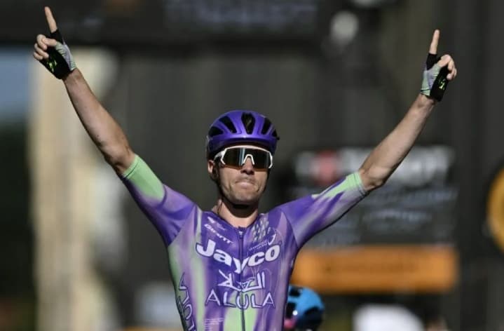 Mauro Schmid Menangi Etape Terpanjang Tour de France 2026 usai Taklukkan Harold Tejada