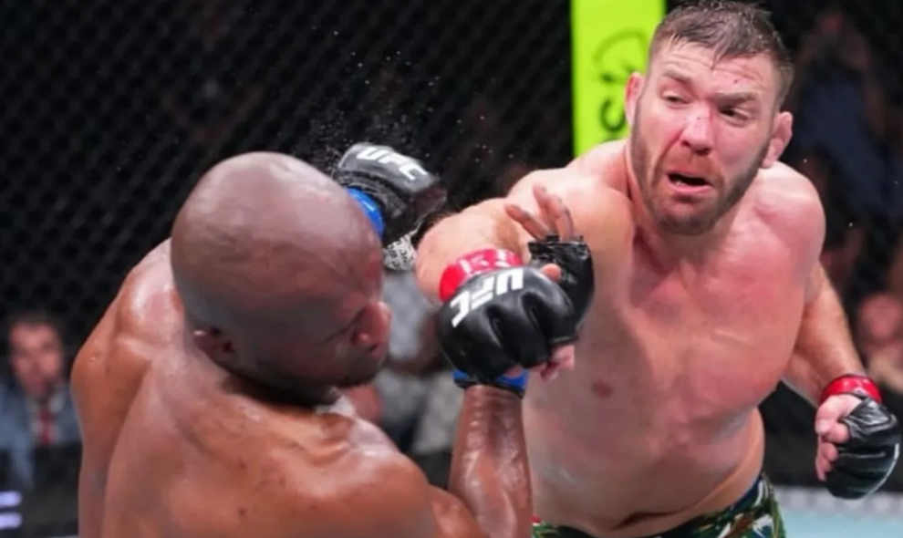 Dricus du Plessis Bidik Sabuk Juara UFC Usai Kalahkan Kamaru Usman di Oklahoma City