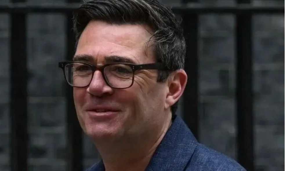 Andy Burnham Batalkan Program Identitas Digital Nasional dan Alihkan Anggaran untuk Biaya Hidup Masyarakat