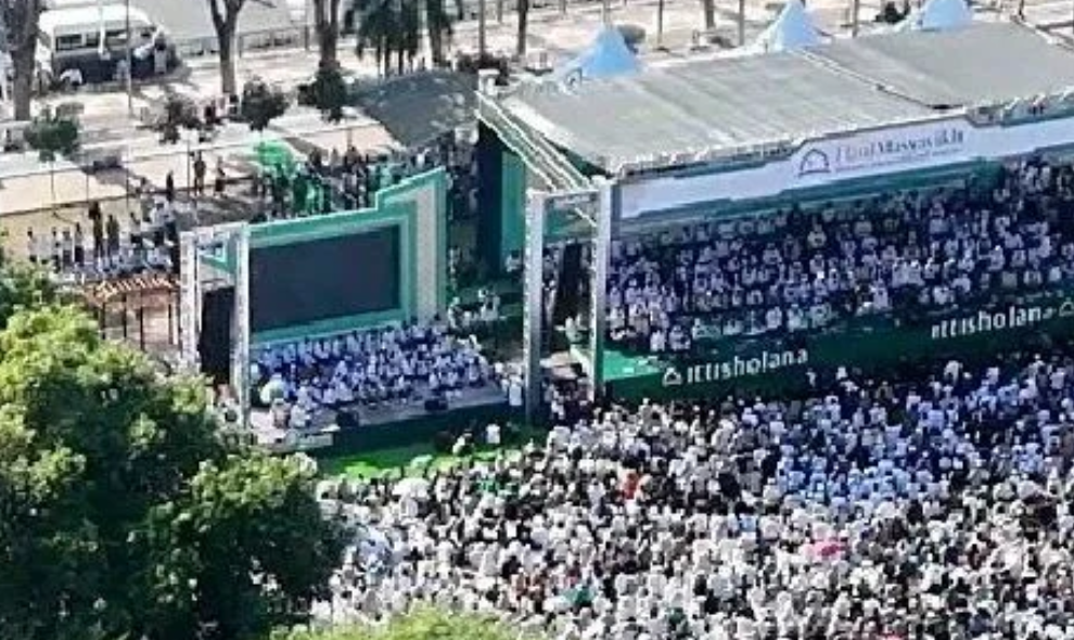 Ratusan Ribu Jamaah Selawat Nariyah Berkumpul di Situbondo untuk Mendoakan Bangsa dan Para Ulama