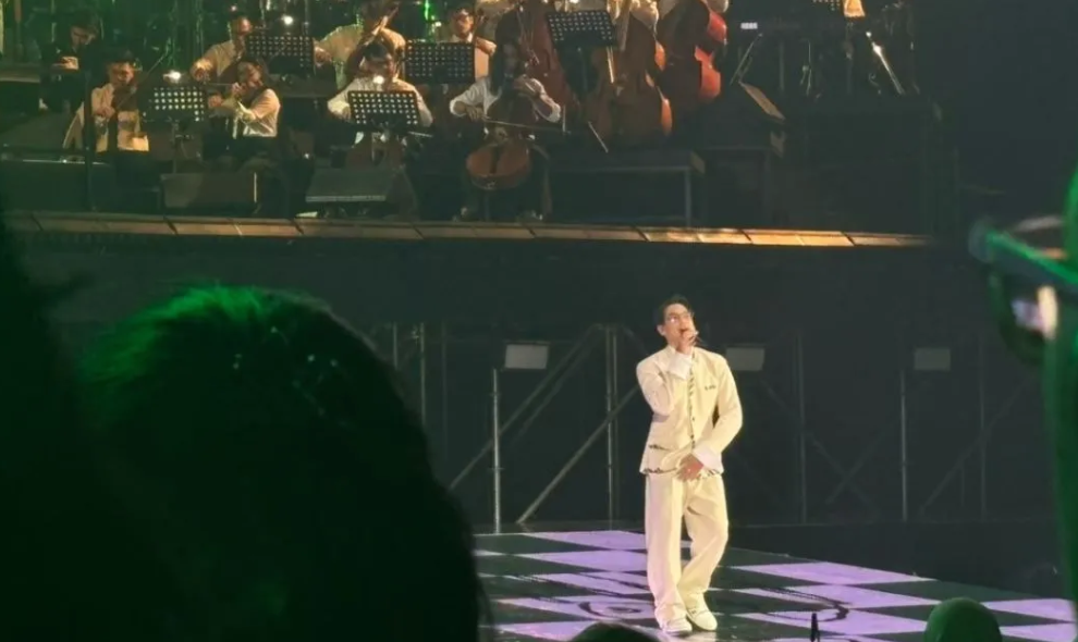 Afgan Tutup Konser Retrospektif dengan "Jodoh Pasti Bertemu" untuk Rayakan 18 Tahun Berkarya