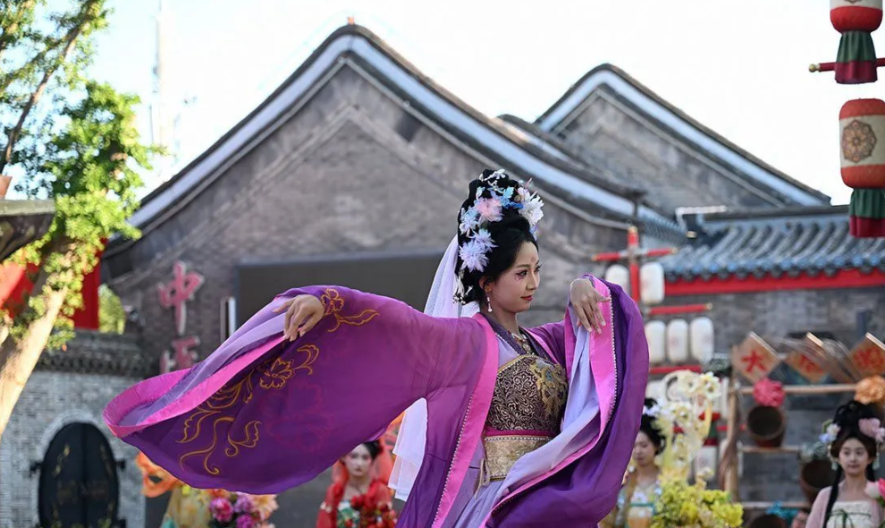 China Meluncurkan Festival Konsumsi Jasa untuk Mendorong Belanja Konsumen pada Musim Panas dan Gugur