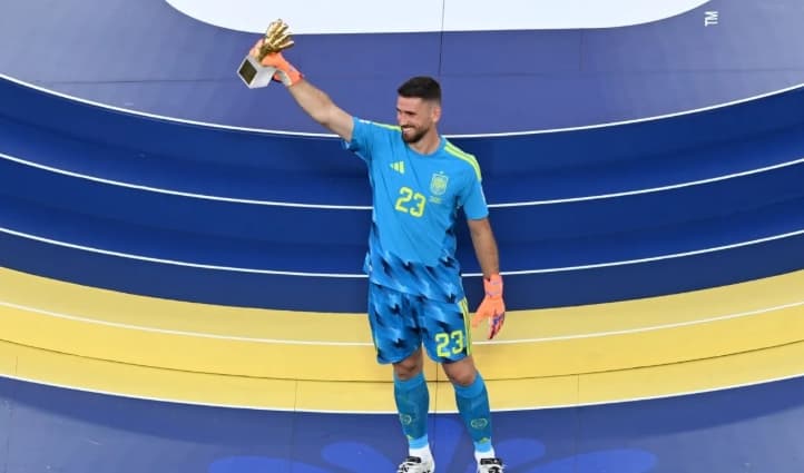 Unai Simon Raih Sarung Tangan Emas Piala Dunia 2026 Usai Antar Spanyol Menjadi Juara