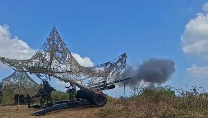 Korps Marinir TNI AL Asah Kemampuan Prajurit Menembak Menggunakan Meriam Howitzer 105 Mm