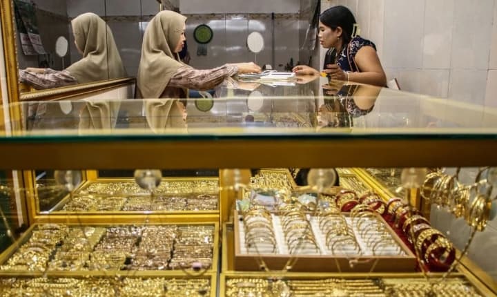 Harga Emas Antam Turun Rp4.000 Menjadi Rp2,610 Juta per Gram pada Perdagangan Senin