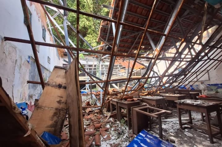 Musala dan Lapangan Jadi Ruang Belajar Sementara Siswa SDN Kebayoran Lama Selatan 09 Pagi