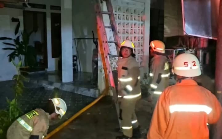 Tiga Rumah Kontrakan di Cipayung Terbakar, Diduga Dipicu Kebocoran Gas
