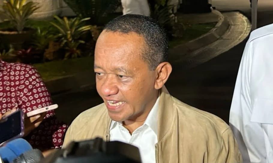 Bahlil Mengungkap Mandatori B50 Pangkas Impor Minyak hingga 300 Ribu Barel per Hari