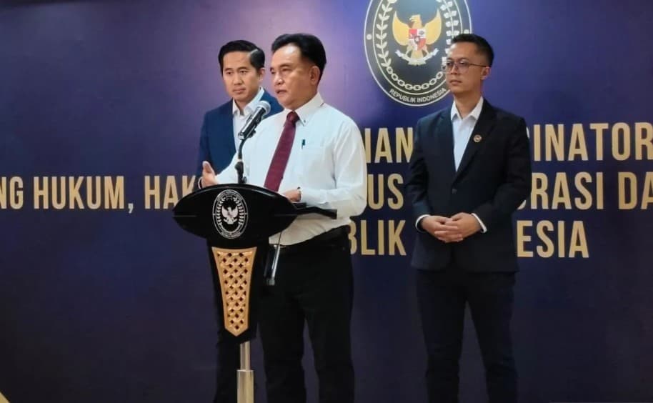 Yusril Menegaskan Deportasi Buronan Interpol Abdul Karim Tidak Mengubah Komitmen Indonesia terhadap Palestina