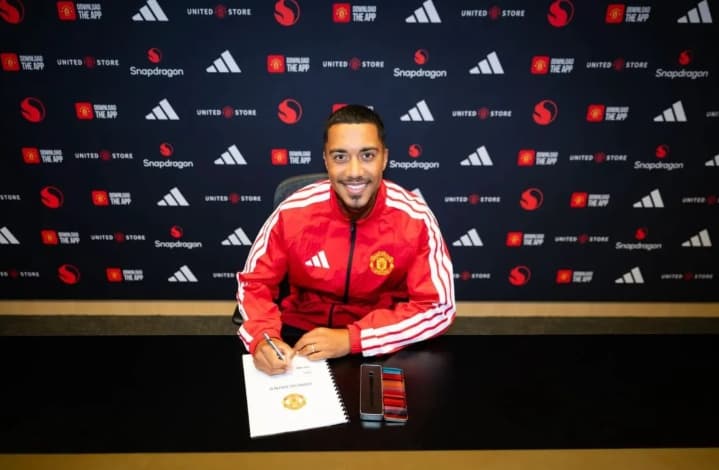 Youri Tielemans Tak Sabar Jalani Debut di Old Trafford Bersama Manchester United