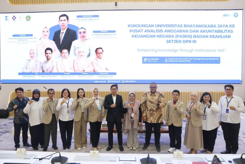 Bayu Dwi Anggono Mengajak Mahasiswa Mengasah Soft Skill dan Menjaga Integritas di Era AI