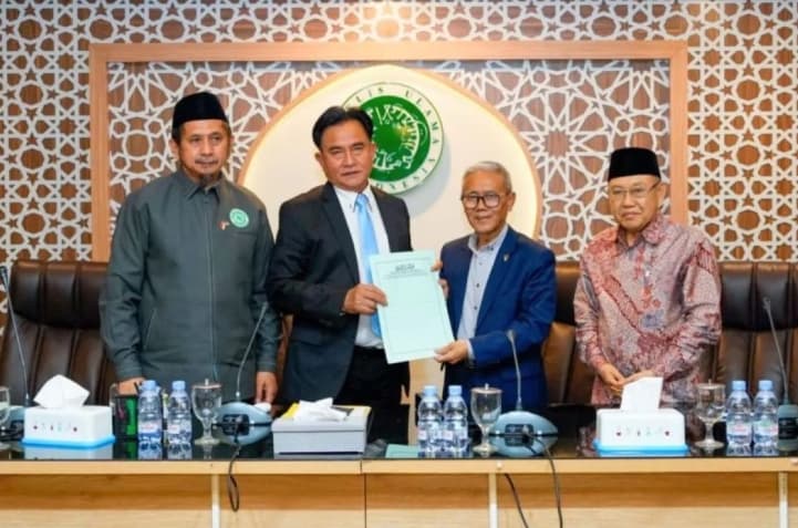Yusril Menegaskan Komitmen Indonesia terhadap Palestina Tetap Konsisten saat Bertemu MUI