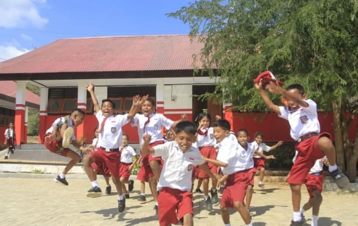 Pemerintah Menjamin Pendidikan Berkelanjutan bagi Anak Pekerja Migran Indonesia di Malaysia