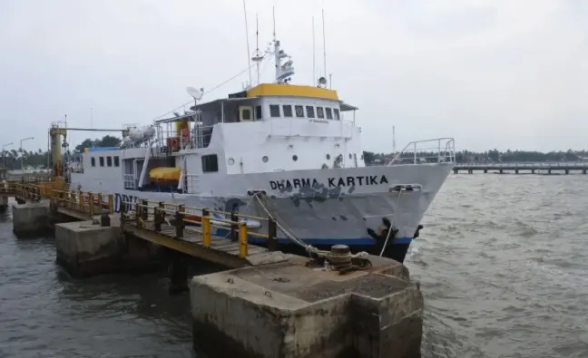 KSOP Panarukan Tunda Pelayaran Situbondo-Madura Akibat Gelombang Tinggi dan Angin Kencang