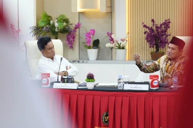 Menko Yusril Dorong Penyelesaian Status Wakaf Blang Padang Melalui Jalur Hukum