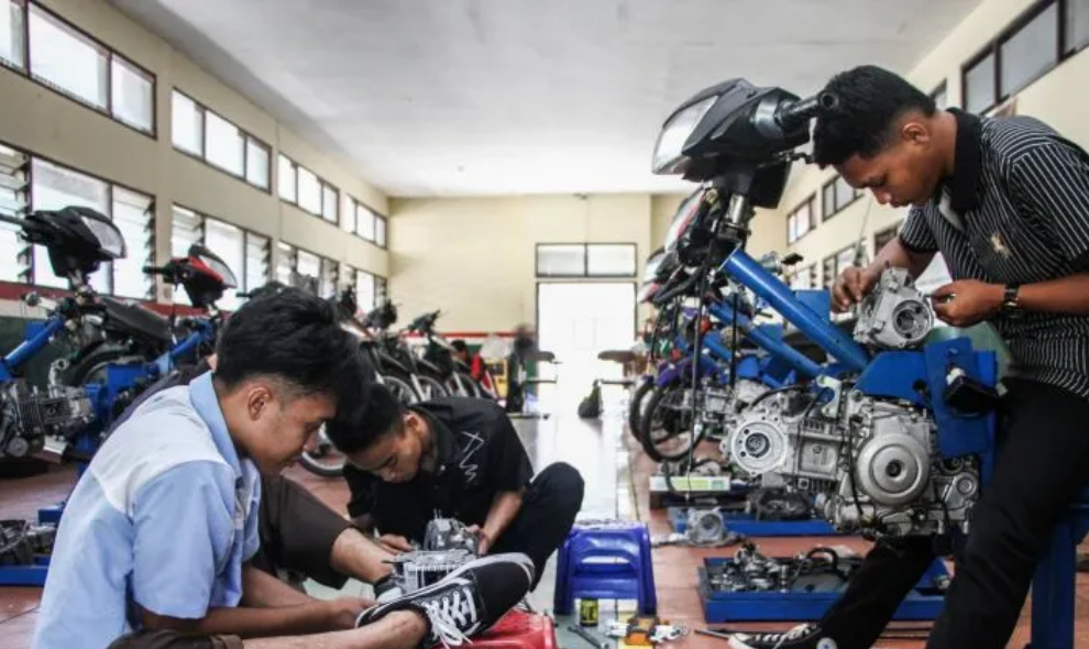 Wamenaker Sebut Pelatihan Vokasi Nasional Siapkan SDM Siap Kerja untuk Dunia Usaha dan Industri