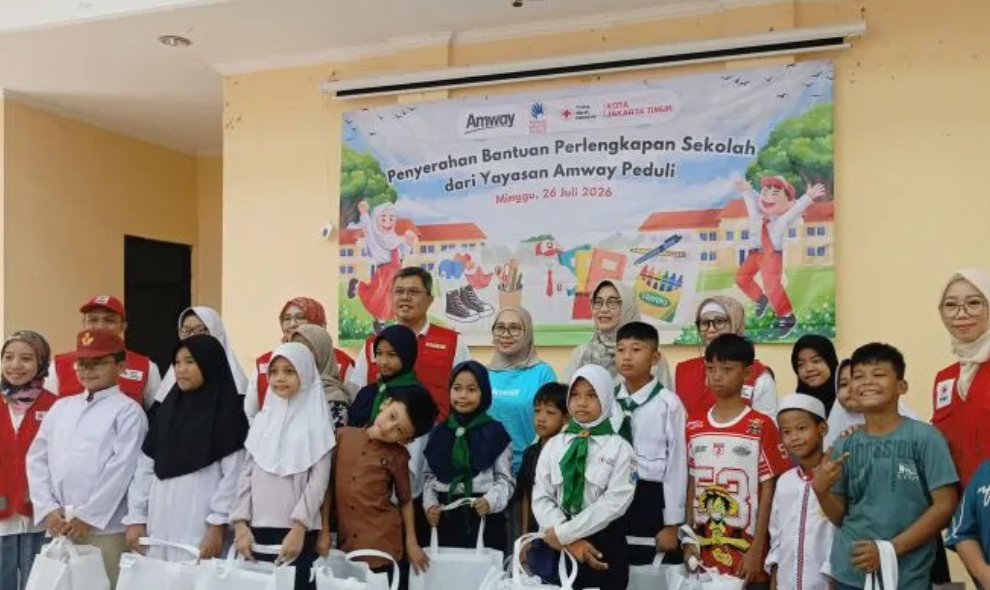 PMI Jakarta Timur Salurkan Perlengkapan Sekolah untuk Ratusan Anak Panti di Klender
