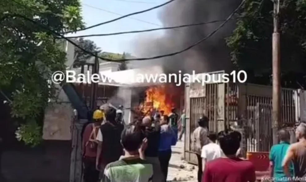 Polisi Selidiki Bentrokan di Menteng yang Lukai Dua Orang dan Bakar Sejumlah Objek
