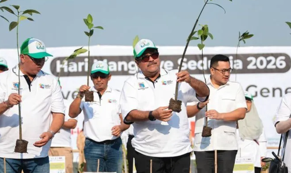 Pemprov DKI Tanam 21.060 Bibit Mangrove untuk Perkuat Ekosistem Pesisir Jakarta
