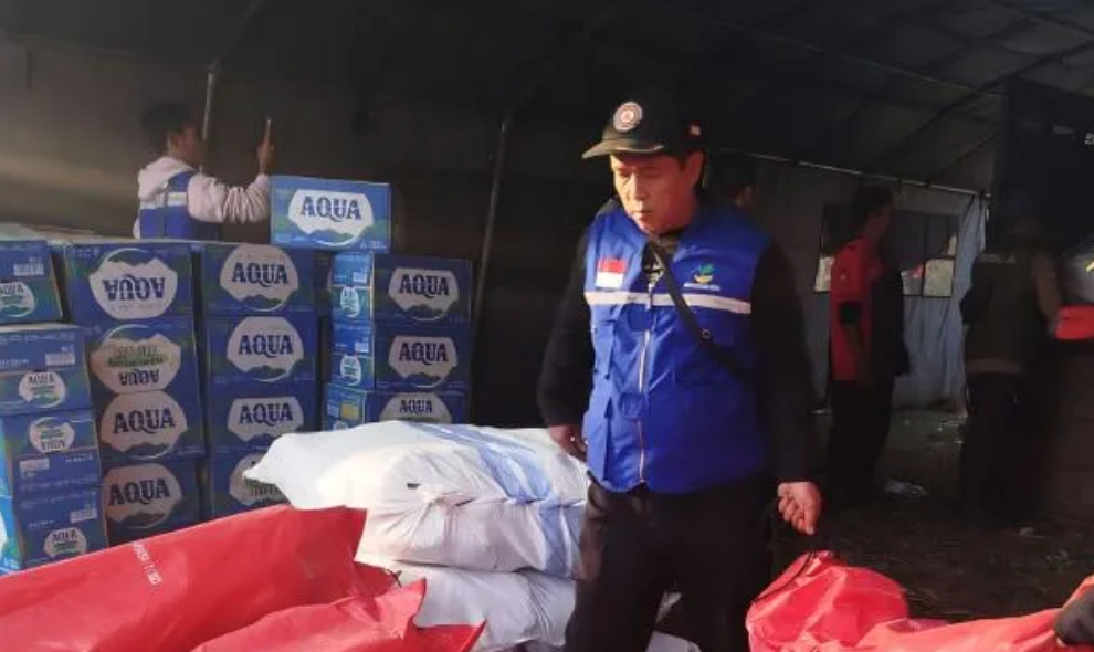Kemensos Salurkan Bantuan Rp278 Juta untuk Korban Kebakaran di Kampung Adat Cipta Mulya Sukabumi