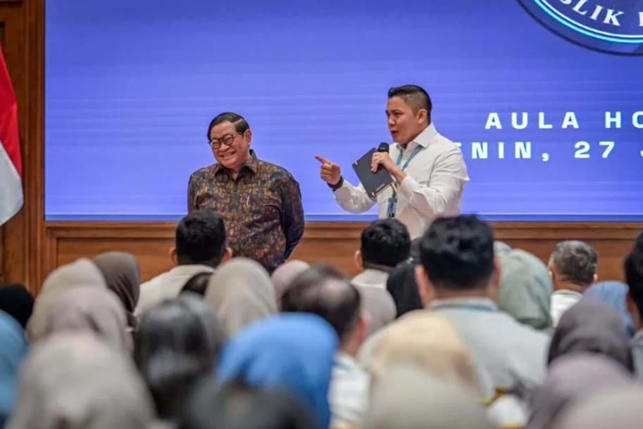 Seskab Teddy Indra Wijaya dan Gubernur DKI Pramono Anung Membahas Penguatan Transportasi Publik serta Ruang Terbuka Hijau