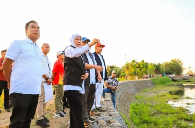 Khofifah Mengajak Masyarakat Perkuat Kolaborasi untuk Menjaga Kelestarian Sungai
