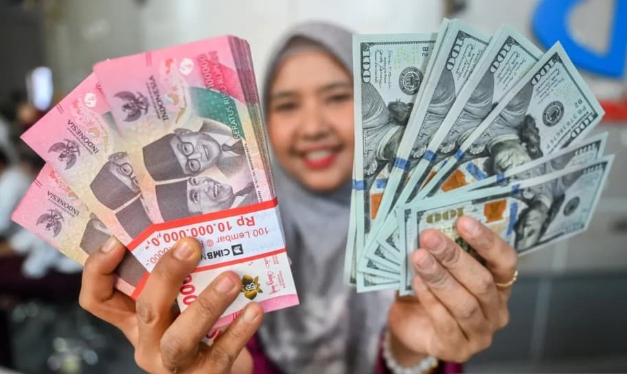 Rupiah Melemah ke Rp18.083 per Dolar AS, Sentimen The Fed dan Transisi Kepemimpinan BI Jadi Sorotan