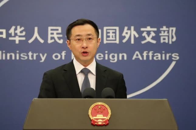 China Selamatkan 47 Awak Kapal Vietnam yang Tenggelam di Laut China Selatan