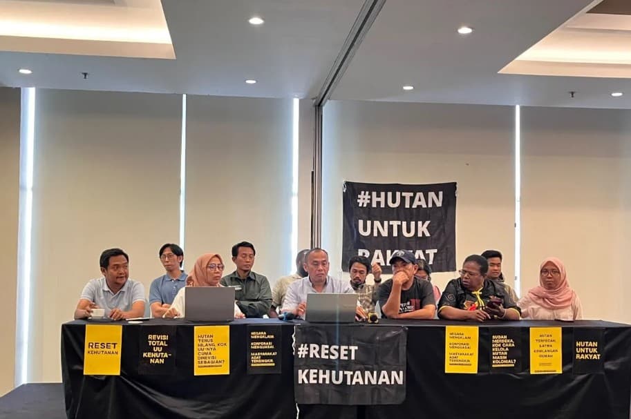 Koalisi Kehutanan Region Sulawesi dan Papua Mendesak RUU Kehutanan Mengakui Hak Masyarakat Adat sebagai Dasar Kebijakan